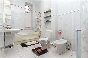 Uavoyage Business Apartments Киев Екстериор снимка