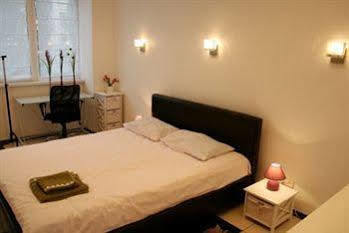 Uavoyage Business Apartments Киев Екстериор снимка